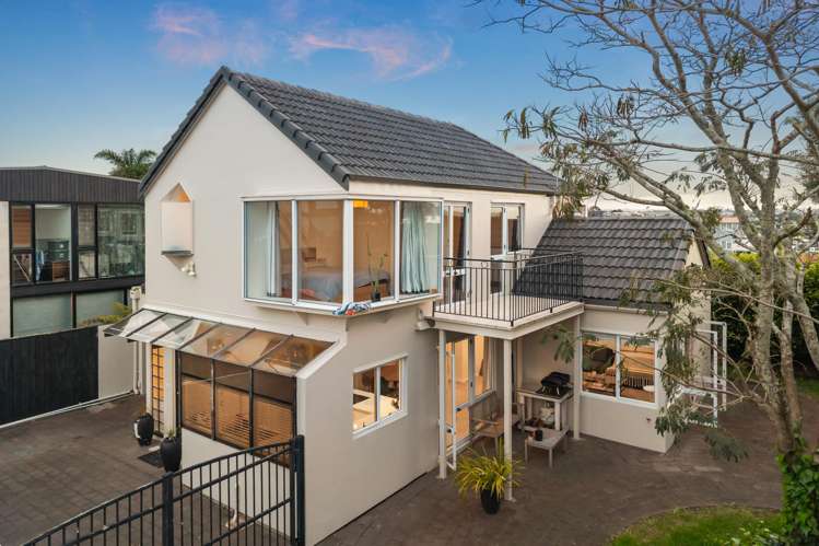 38 & 38A Te Arawa Street Orakei_13