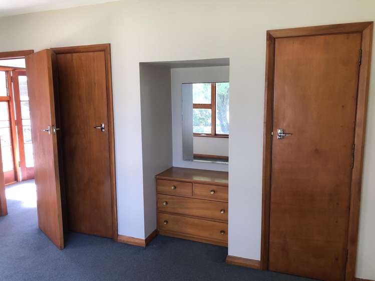 6 Pages Road Allenton_9