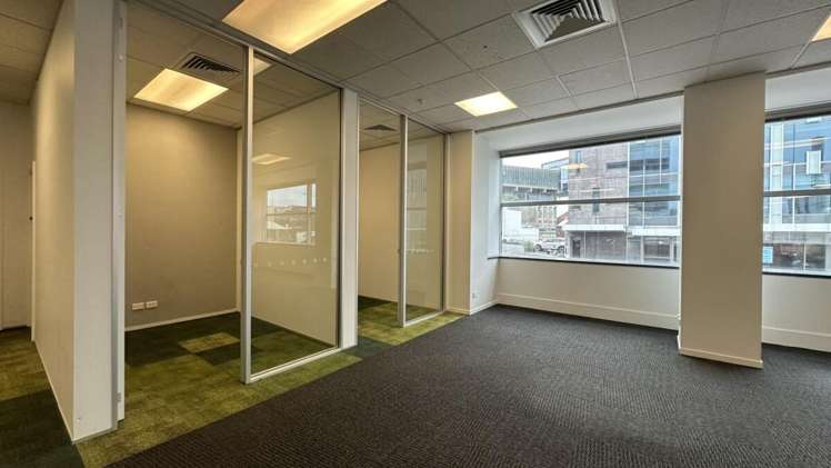 151 Victoria Street West City Centre_7