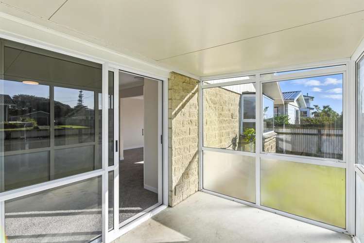 5 Karaka Street Otaki Beach_21