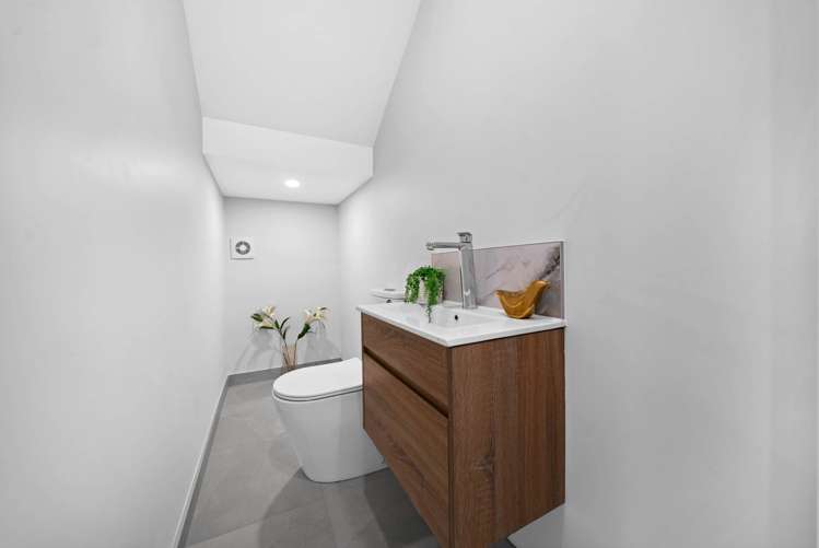 14 Ballyalton Cresent Flat Bush_16