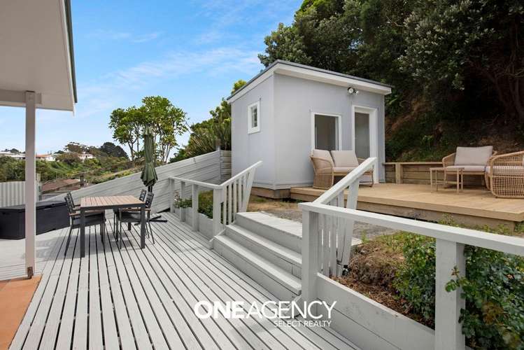 54 Cardiff Crescent Cannons Creek_1