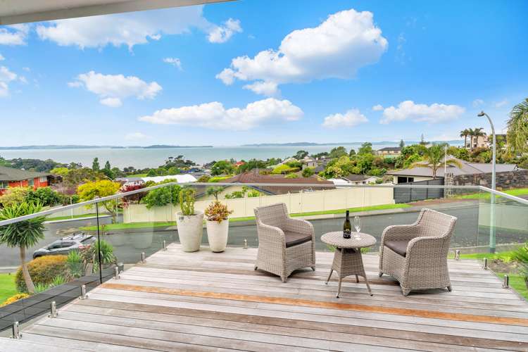 6 Paisley Street Mellons Bay_6