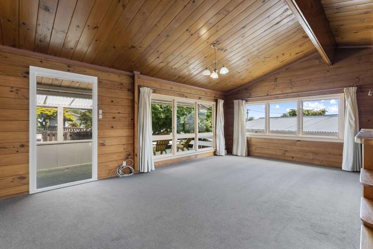 22 Hinemoa Avenue Taupo_5