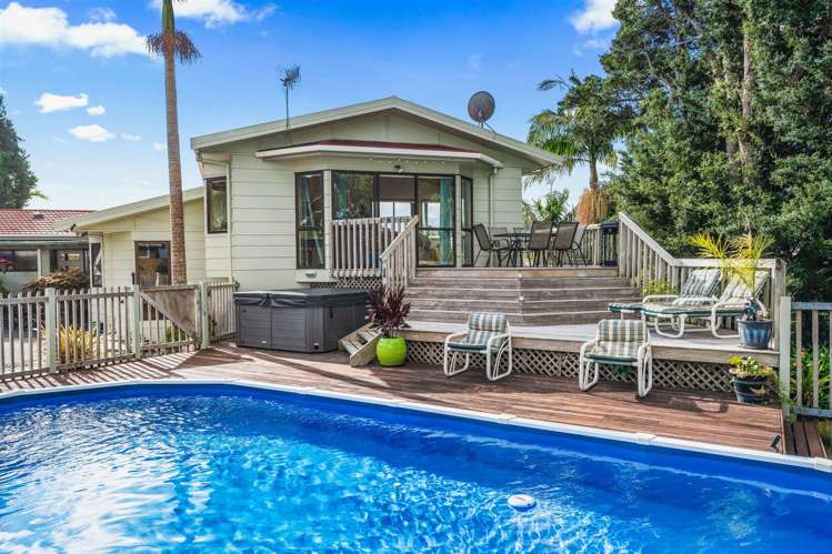 196 Fairway Drive Kamo_13