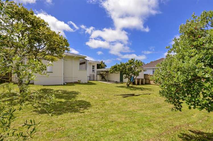 214 Onewa Road 10868_16
