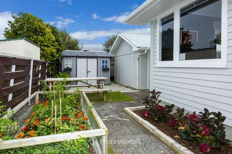 35 Whirinaki Crescent Heretaunga_21