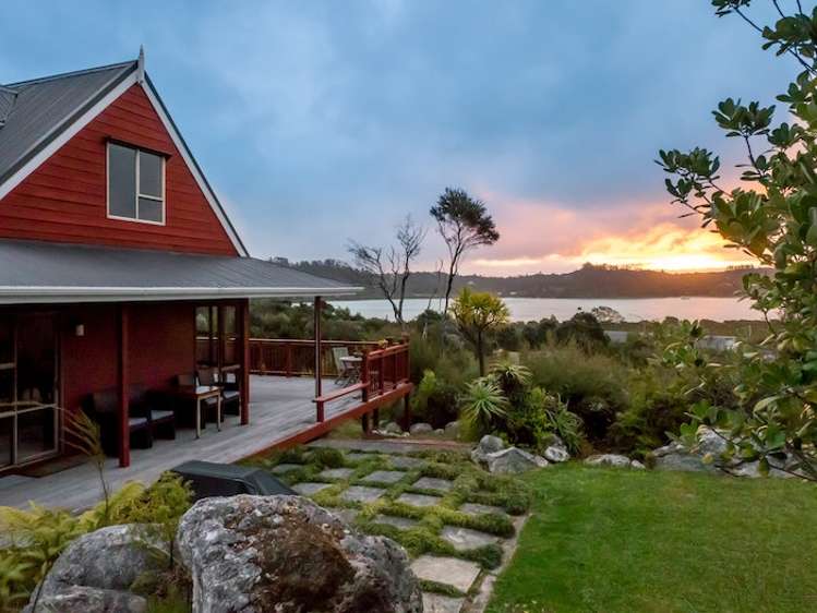 6 Lichen Grove Russell_0