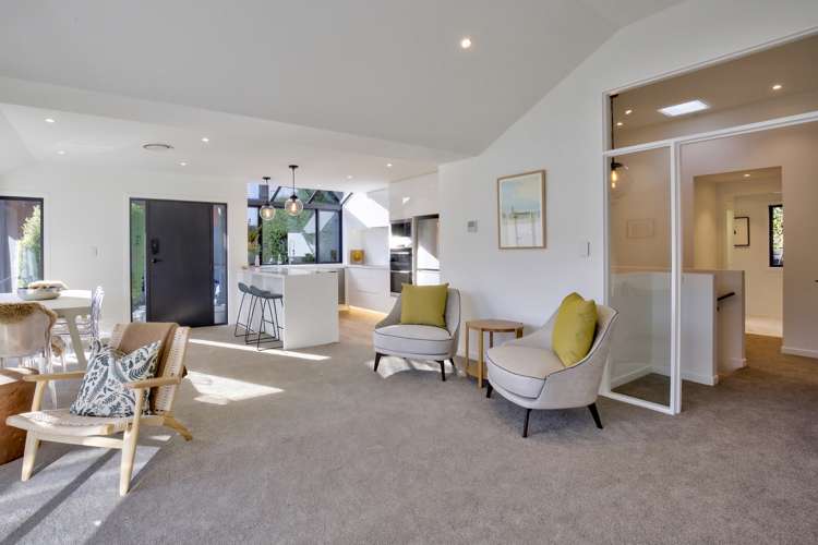 562 Peninsula Road Kelvin Heights_7