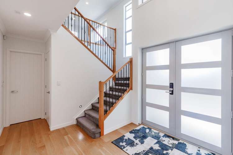 99 Medallion Drive Oteha_10