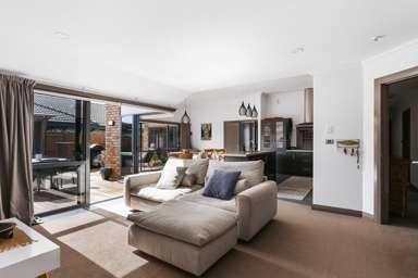 582 Gloucester Road_2