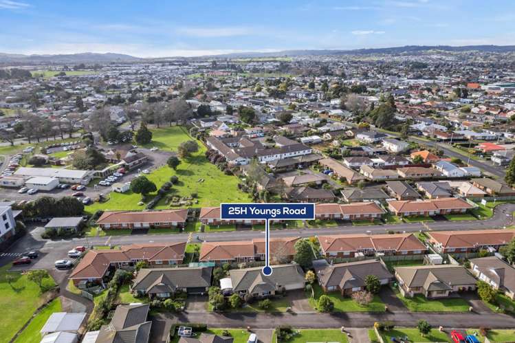 25h Youngs Road Papakura_13