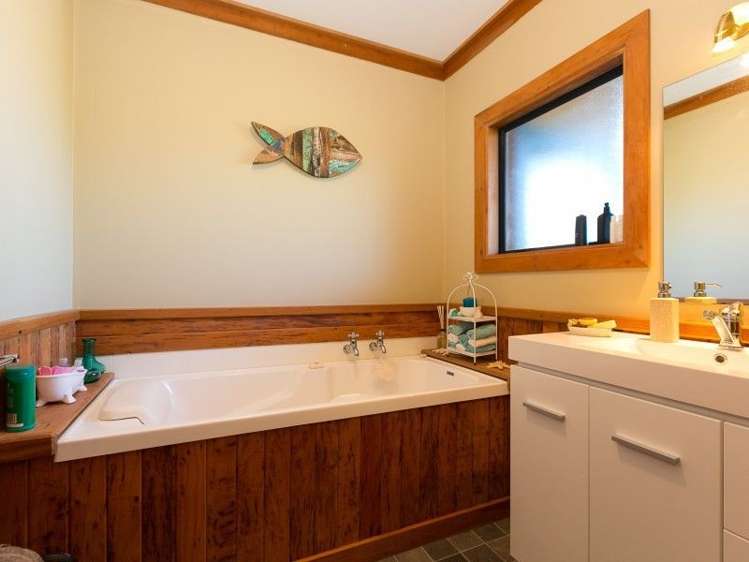 5881 Mountain Road Normanby_23