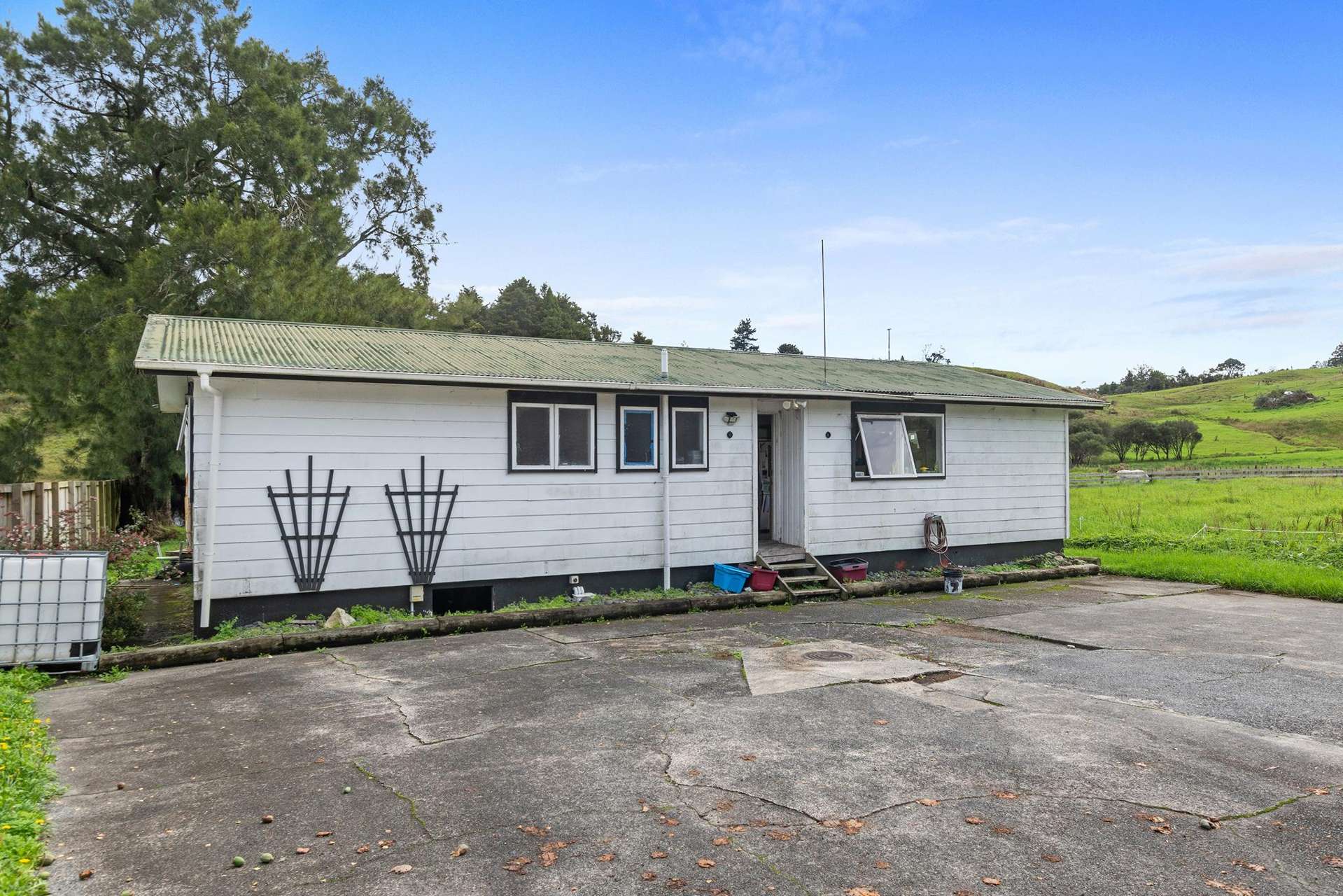7 Belton Place Hikurangi_0