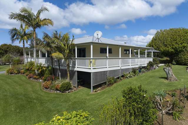 GARDEN RETREAT IN MANGONUI