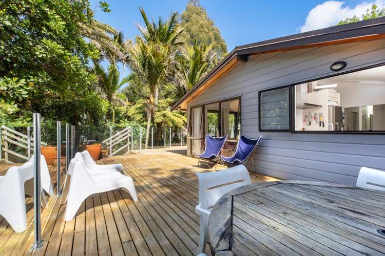 156 Woodlands Park Road Titirangi_9