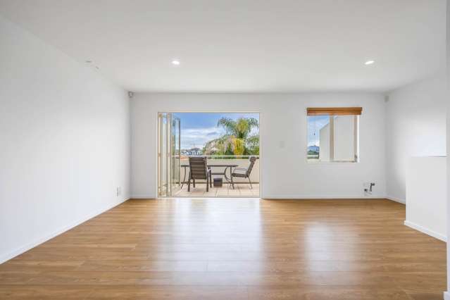 2/48a Exmouth Road Northcote_3