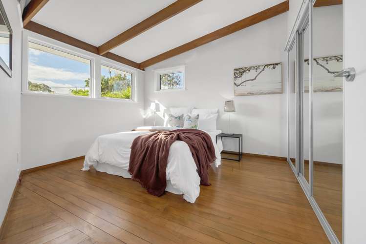 27 Colmar Road Mellons Bay_8