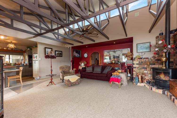 7 Foster Avenue Huia_11