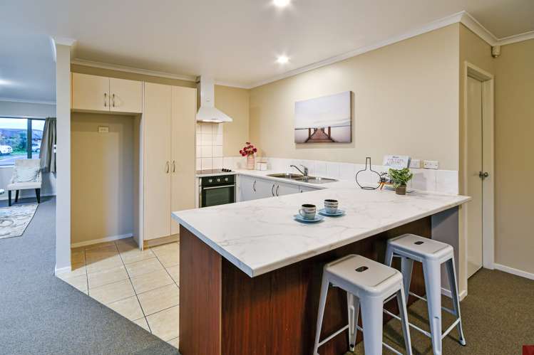 10 Rock Daisy Crescent Mangere_6