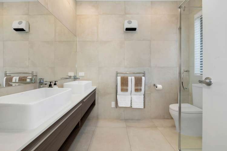 8 Doidge Street Beachlands_19