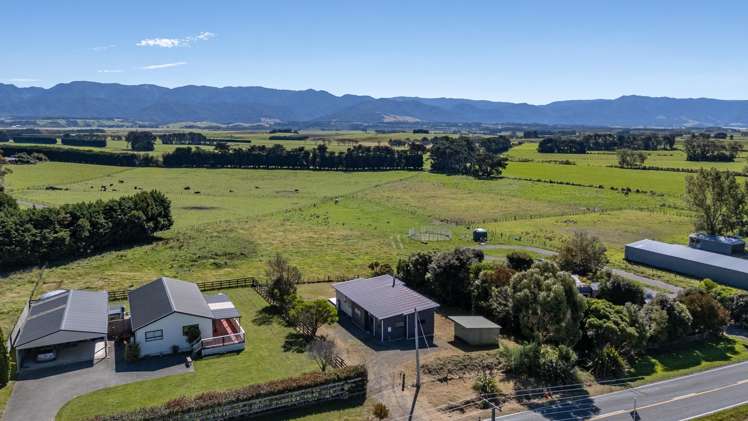 2766 Lake Ferry Road Pirinoa_16