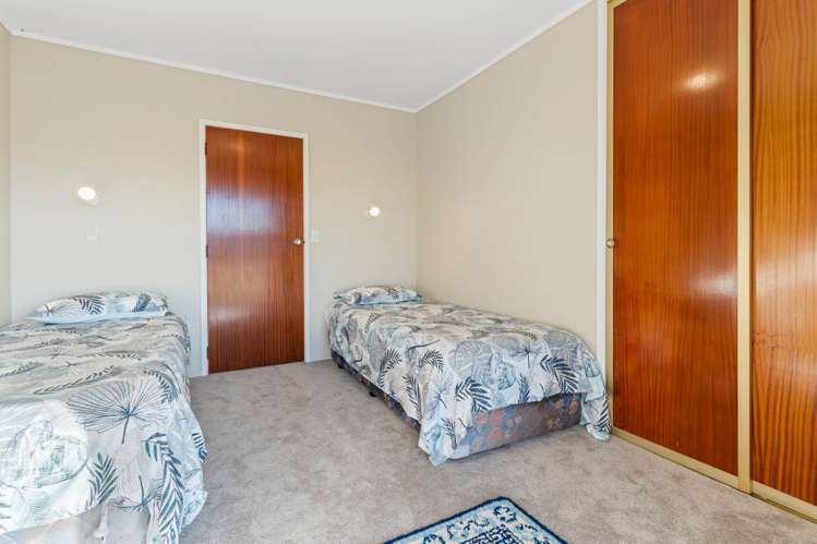 56 Mayfair Crescent Mairangi Bay_40