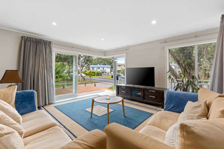 53 Arkles Strand Arkles Bay_13