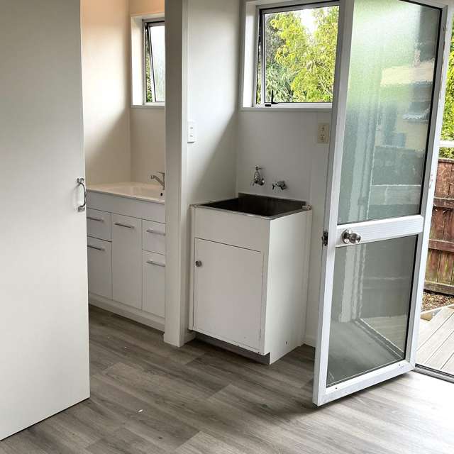  2/20 North Road The Wood_2