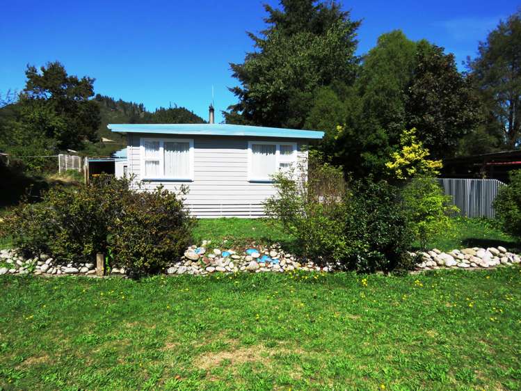 77 Church Street Reefton_10