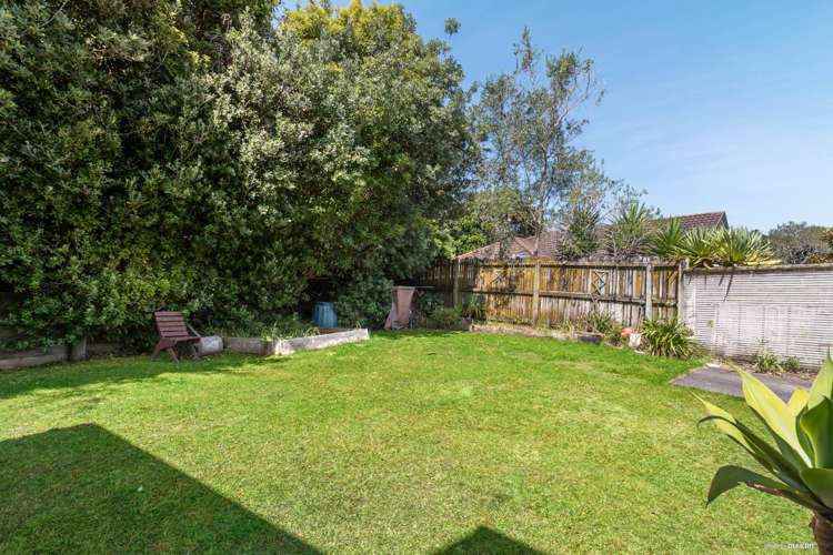 2/6 Mira Place Windsor Park_13