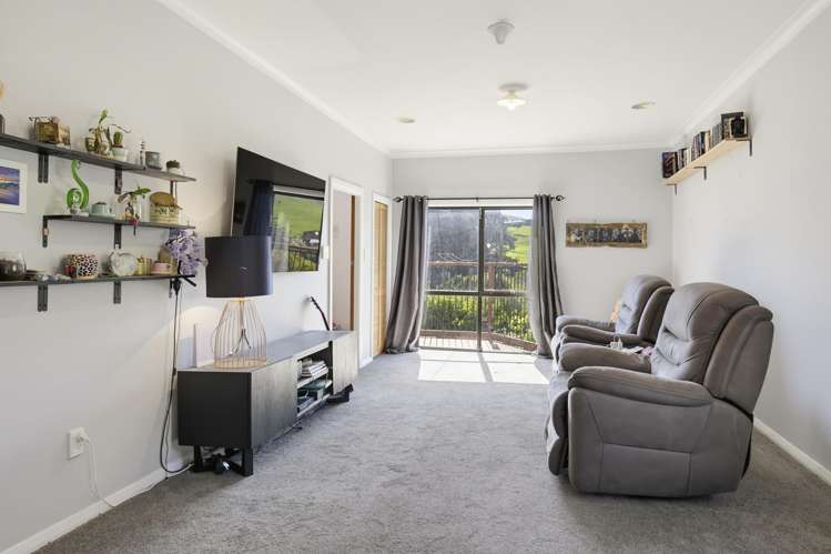 1015 Makara Road Makara_3