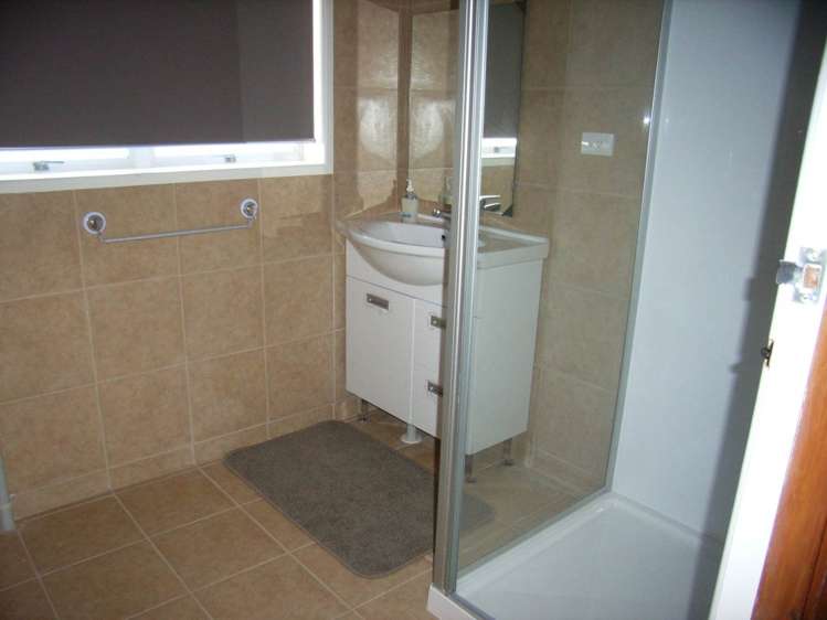 2/1 Botany Road Howick_13