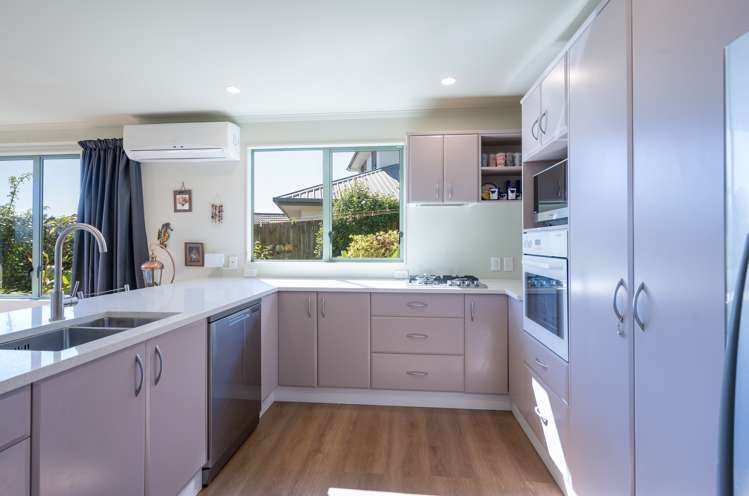 19 Olympus Way Richmond_6