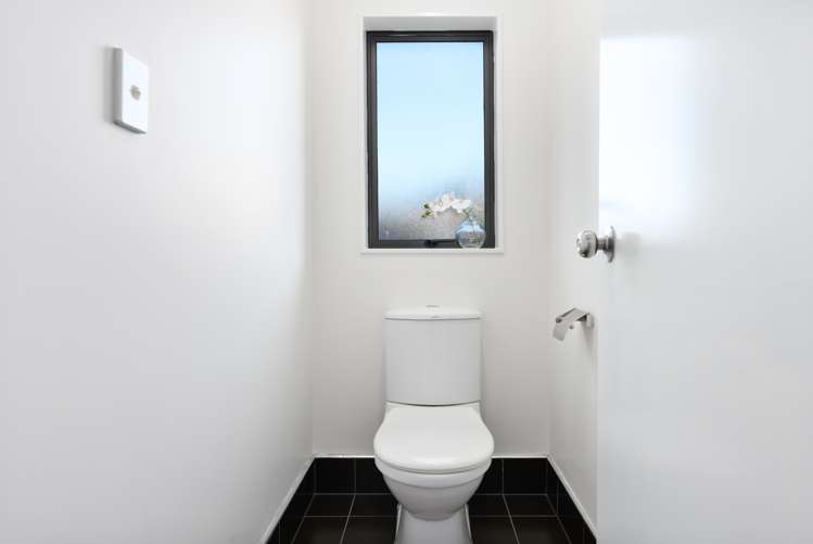 6 Riverglade Parkway Te Atatu South_14