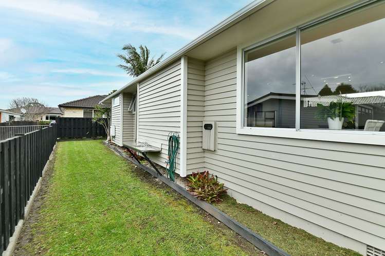 27 Doment Crescent Orewa_18