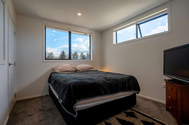 2/83 Vodanovich Road Te Atatu South_8