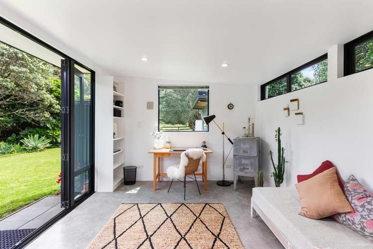 8 Erangi Place Bethells Beach_30