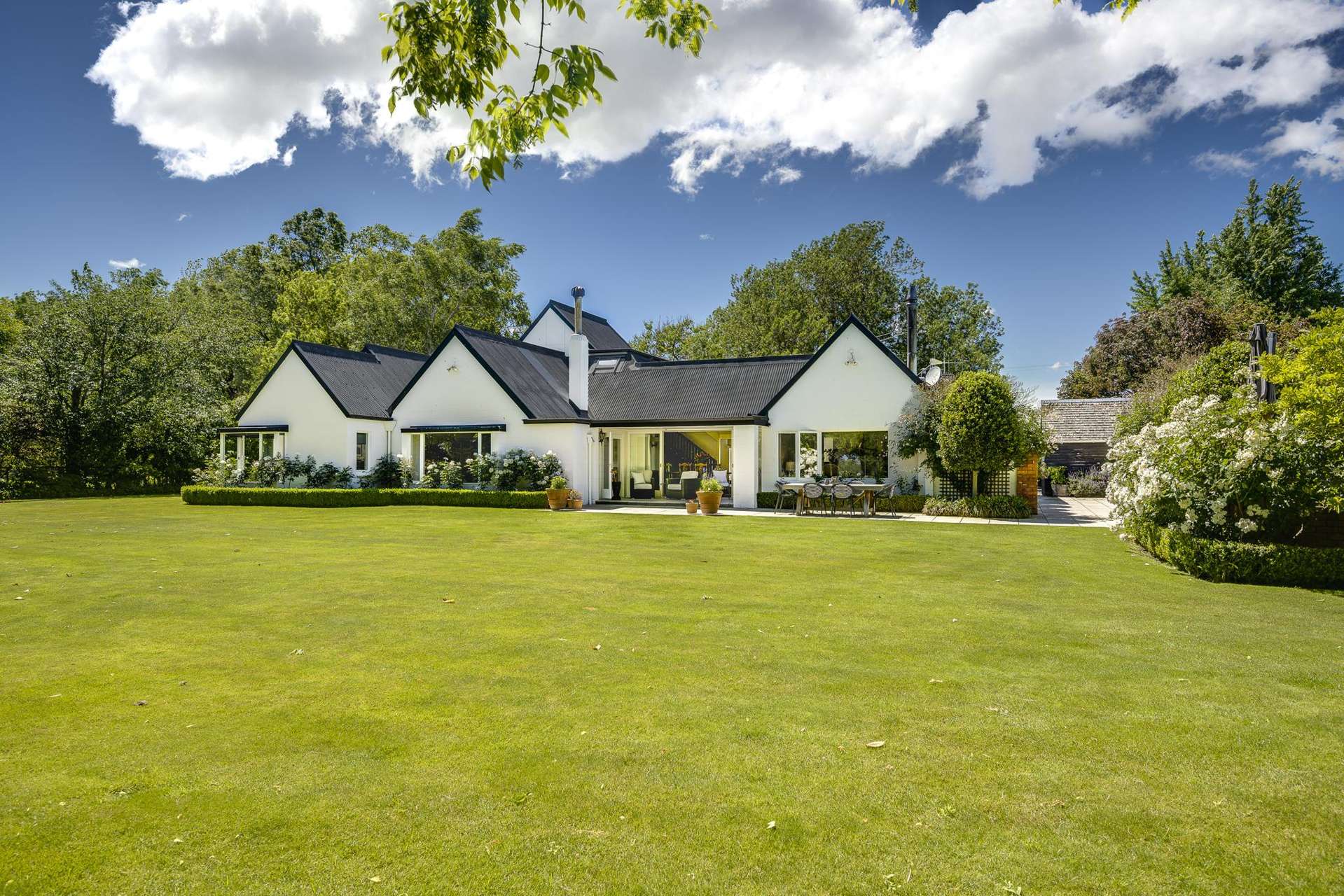 'Lochiel' - 105 Longlands Road West Longlands_0