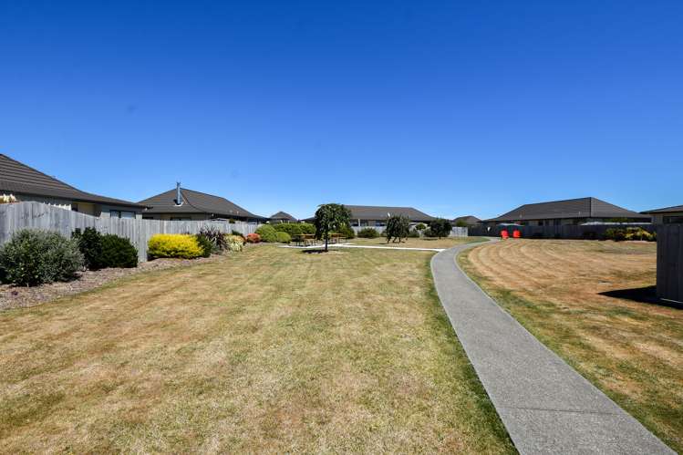 14 Ashmore Park Road Carterton_16