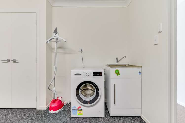 2/33 Cowley Drive Temple View_21