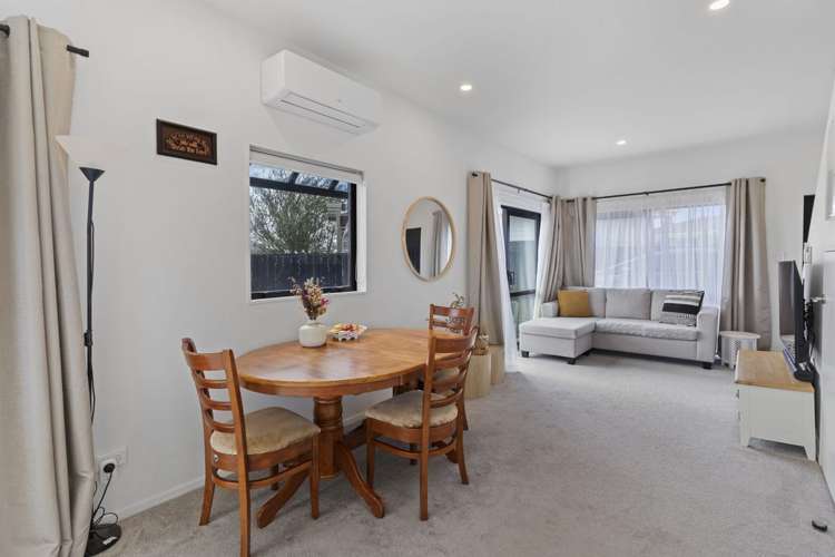 11F Barrie Avenue_2