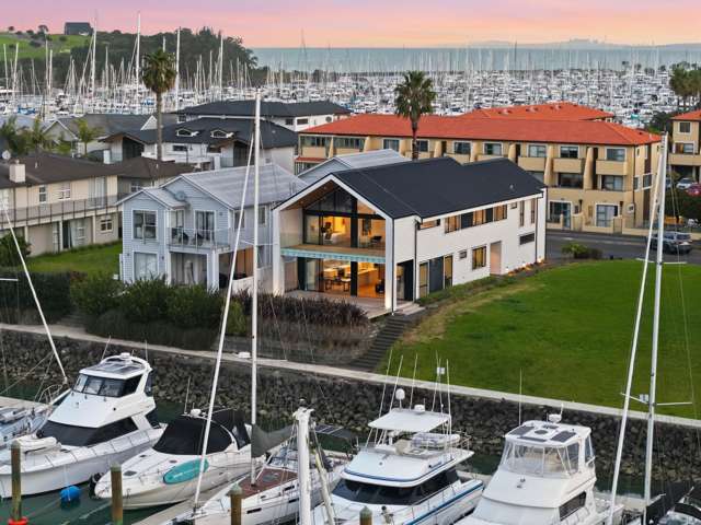 Stunning Waterfront Home with 14m Marina Berth