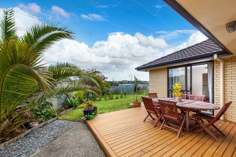 11 Holsten Place Massey_21