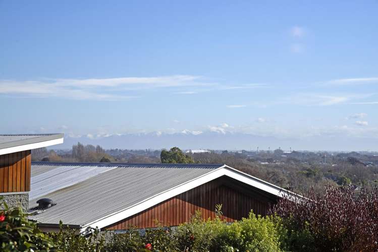 1/2 Conifer Place Huntsbury_17