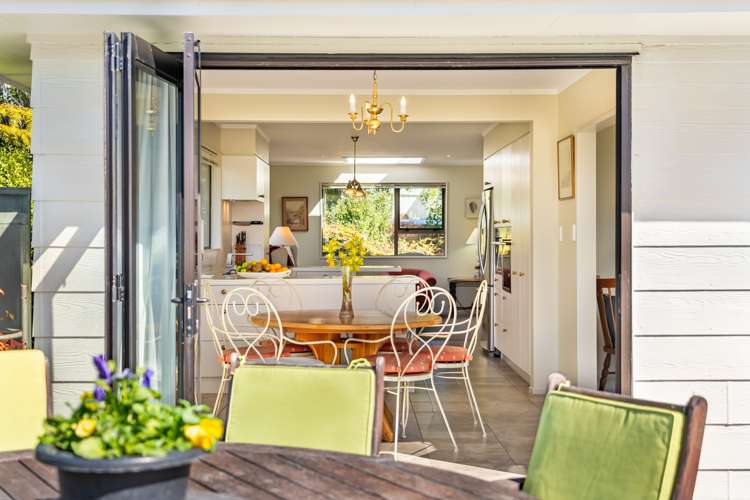 15 Longitude Place Whitby_9