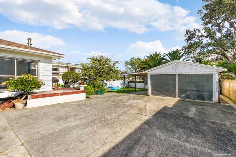 24 James Laurie Street Henderson_18