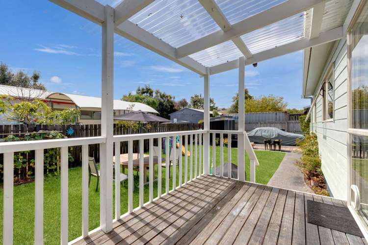 2/137 Awaroa Road Helensville_7