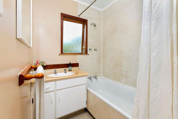 60 Meadowland Street Matua_8