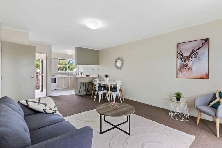 2/200 Chivalry Road_0